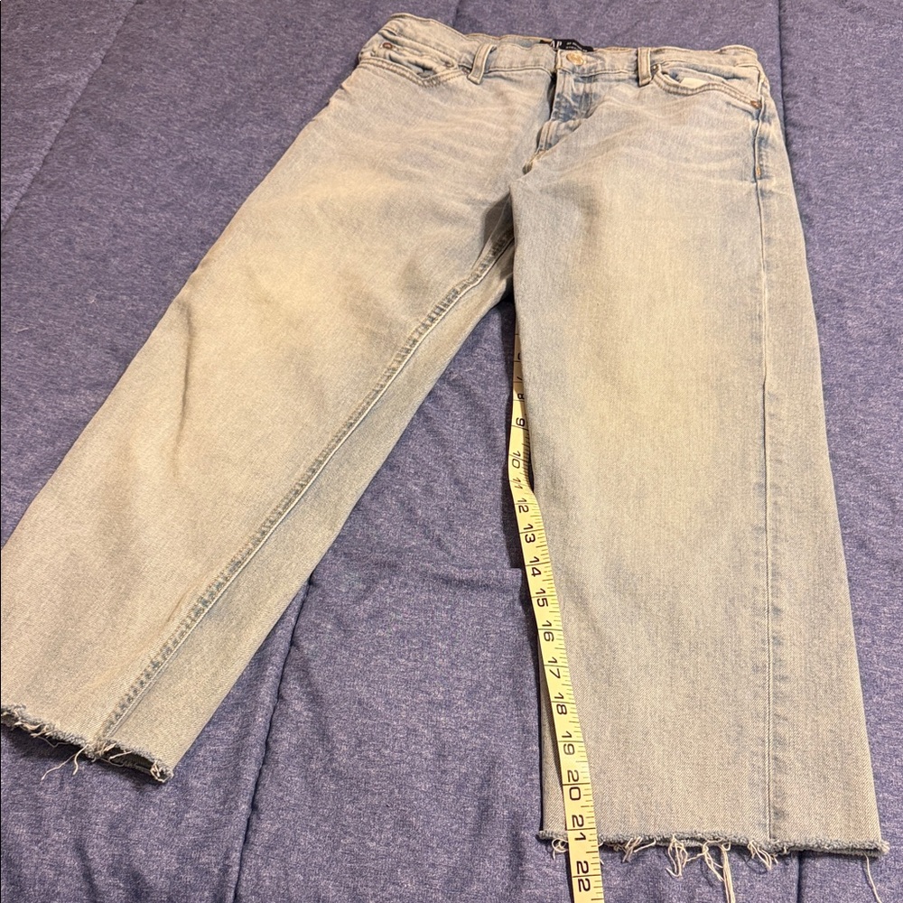 GAP Women's Classic Light Blue Straight Leg Jeans - Picture 3 of 5